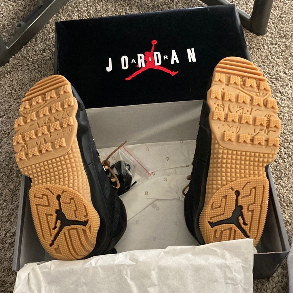 Jordan boots - Picture 2 of 3